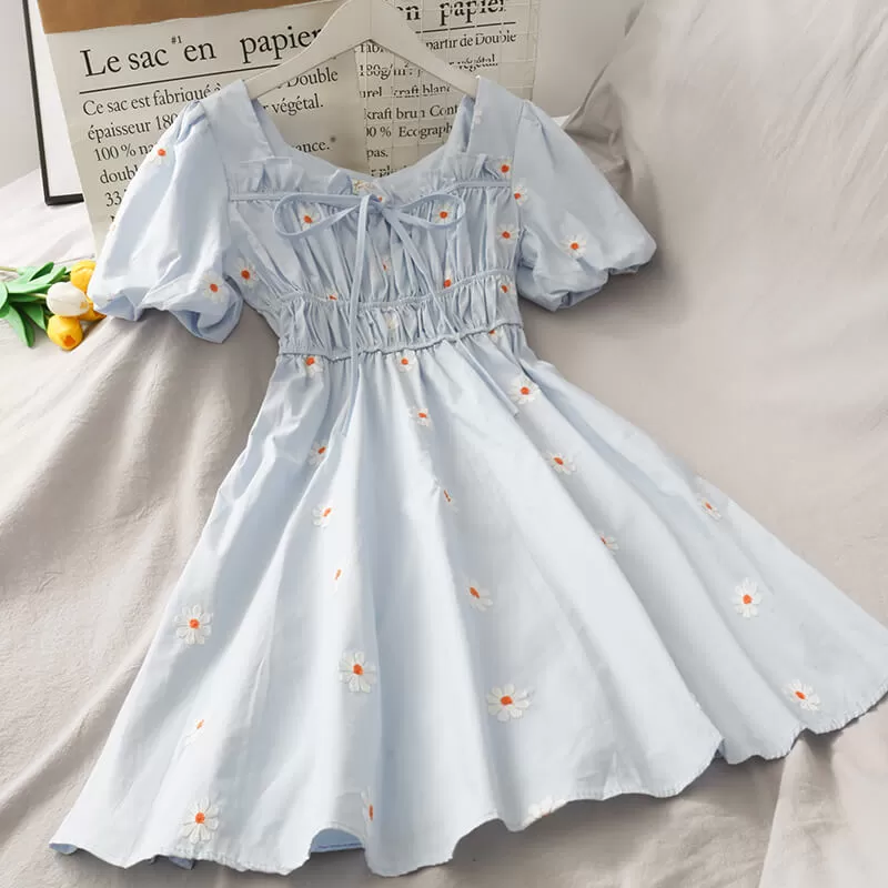 SWEET DAISY EMBROIDERY BESTIE DRESS BY61502