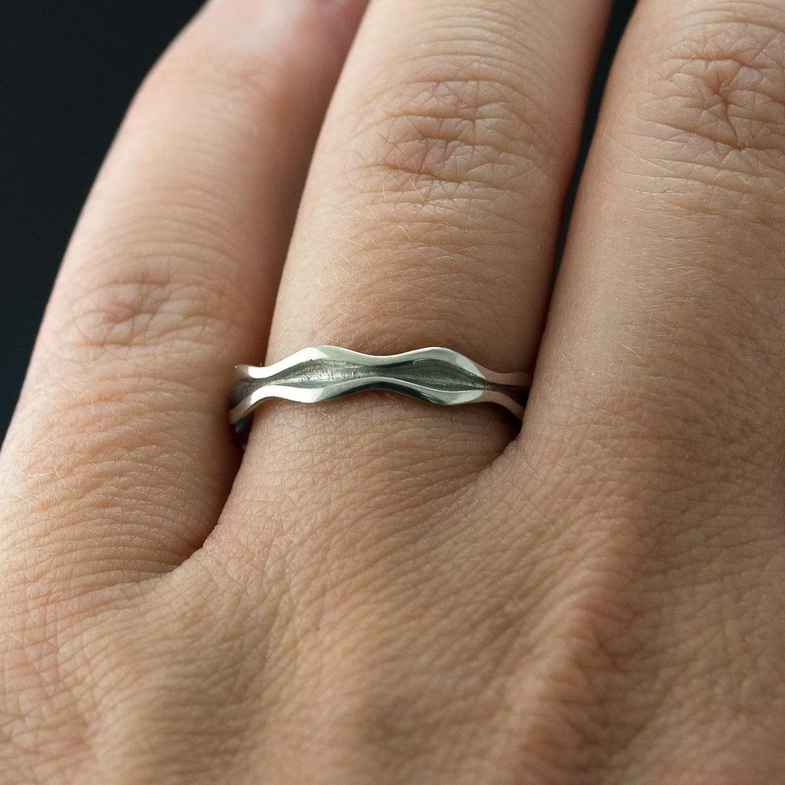 Wave Narrow Wedding Ring in Yellow or Rose Gold