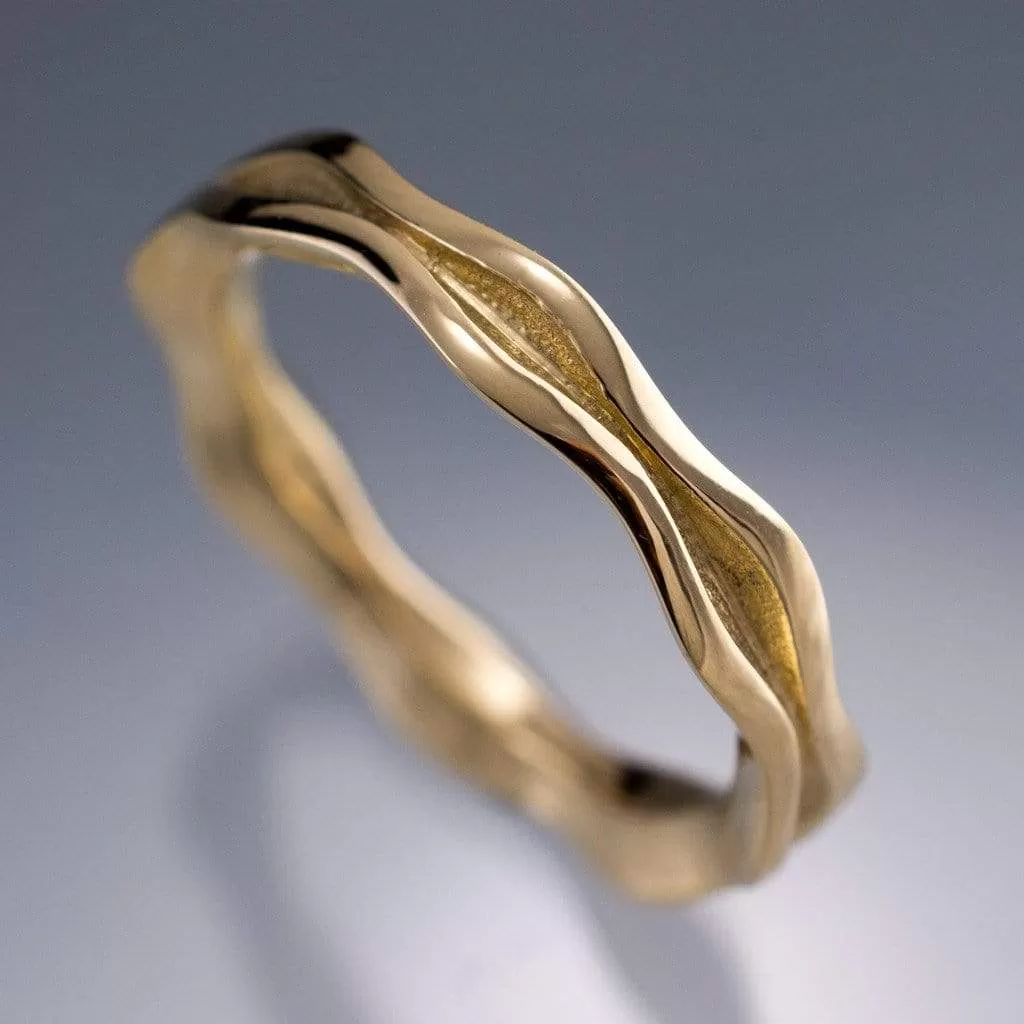 Wave Narrow Wedding Ring in Yellow or Rose Gold